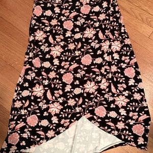 Ann Taylor LOFT elastic waist Tulip Skirt. Size Large Petite. New without tags.